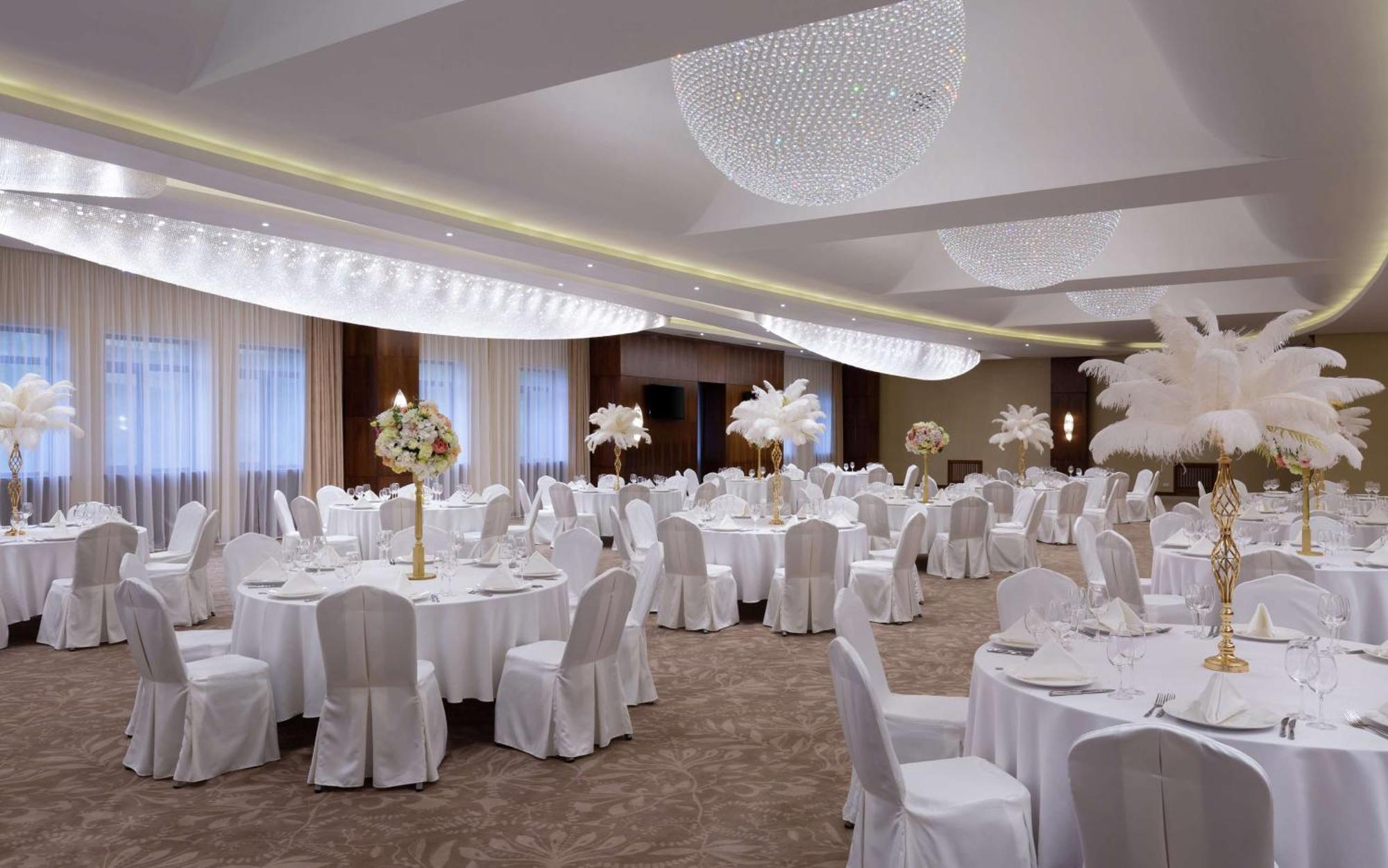 מלון Doubletree By Hilton אלמטי מראה חיצוני תמונה