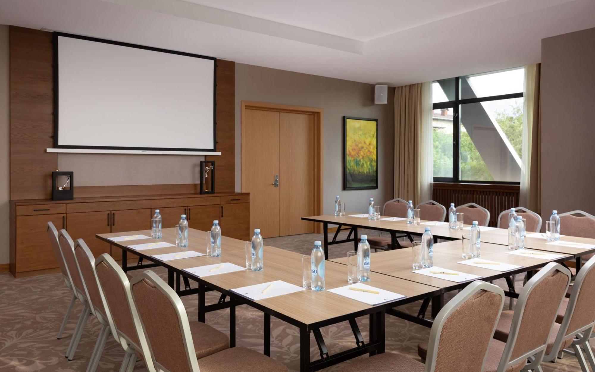 מלון Doubletree By Hilton אלמטי מראה חיצוני תמונה