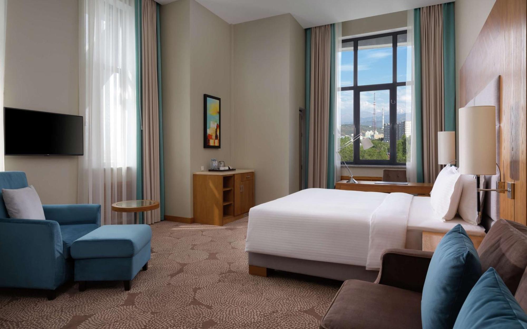 מלון Doubletree By Hilton אלמטי מראה חיצוני תמונה