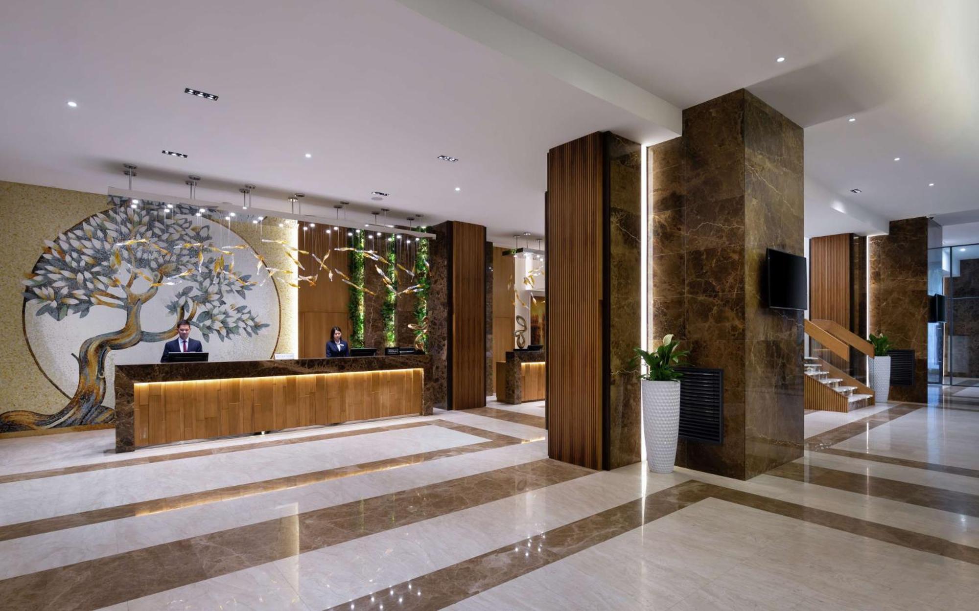 מלון Doubletree By Hilton אלמטי מראה חיצוני תמונה