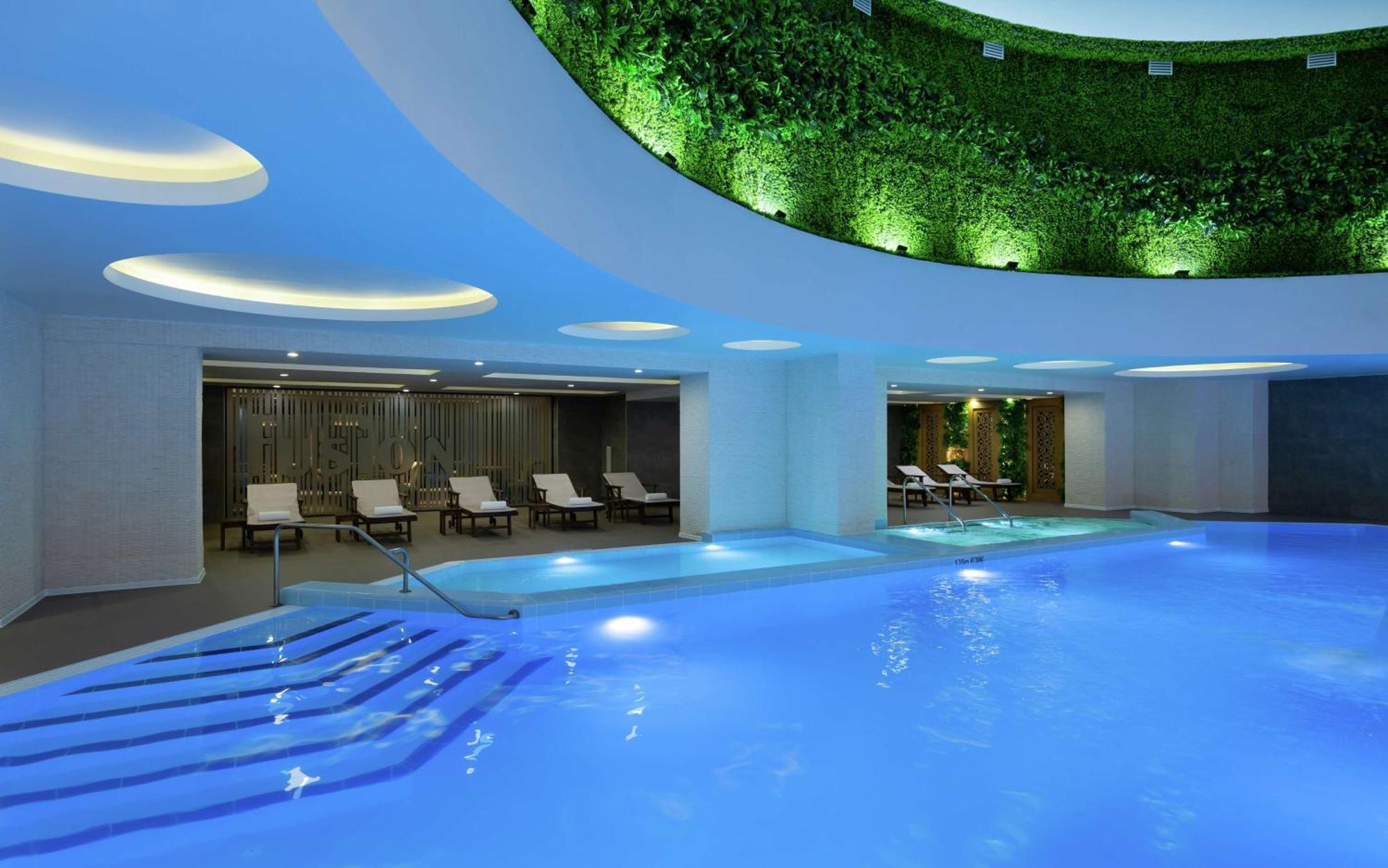 מלון Doubletree By Hilton אלמטי מראה חיצוני תמונה